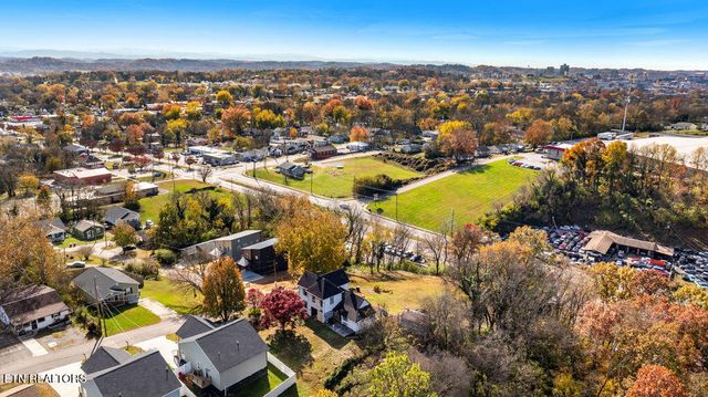 2621 Summit Ave, Knoxville, TN 37917