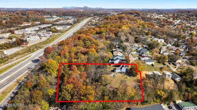 2621 Summit Ave, Knoxville, TN 37917