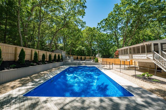26 Valleywood Road, Commack, NY 11725