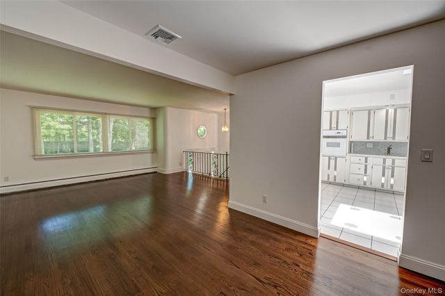 26 Valleywood Road, Commack, NY 11725