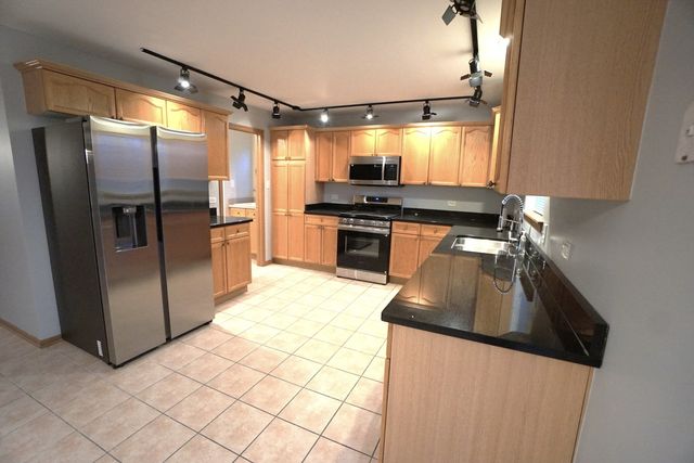 830 E 152nd Street, South Holland, IL 60473