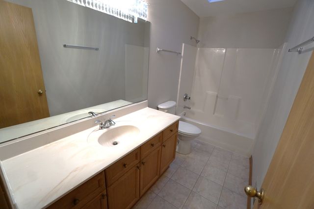 830 E 152nd Street, South Holland, IL 60473