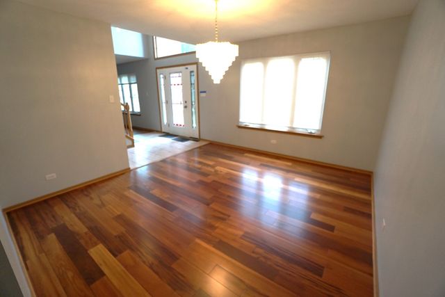 830 E 152nd Street, South Holland, IL 60473