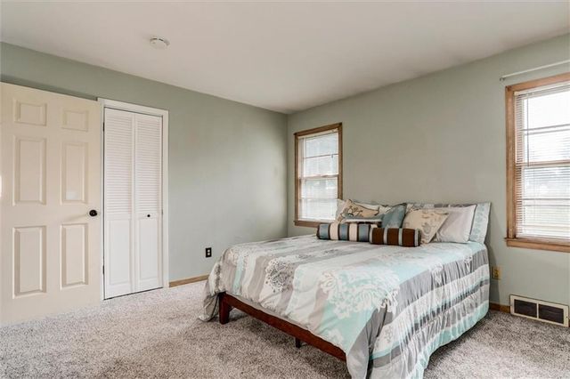 11403 Orchard Road, Kansas City, MO 64134