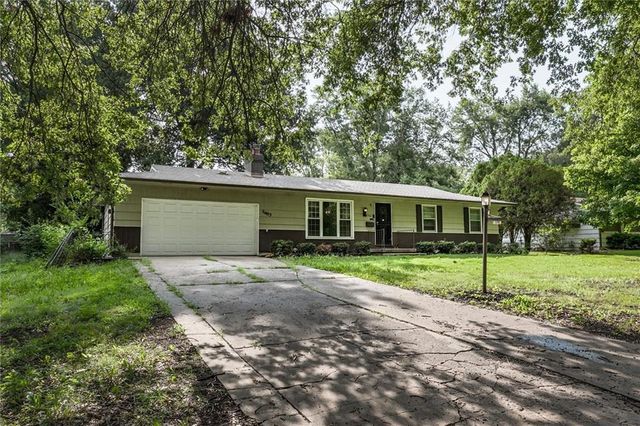 11403 Orchard Road, Kansas City, MO 64134