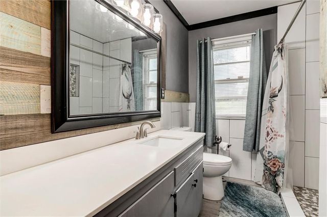 11403 Orchard Road, Kansas City, MO 64134