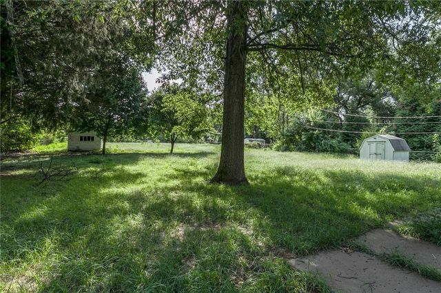 11403 Orchard Road, Kansas City, MO 64134