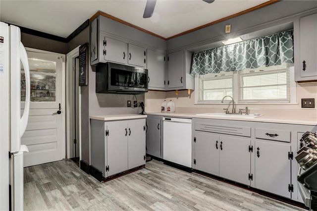 11403 Orchard Road, Kansas City, MO 64134