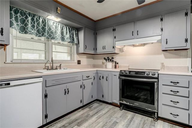 11403 Orchard Road, Kansas City, MO 64134