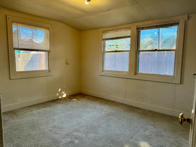 5001 11th Ave, Sacramento, CA 95820