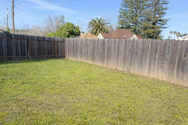 5001 11th Ave, Sacramento, CA 95820