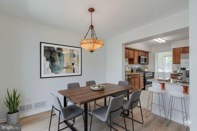 3704 FENWICK LN, Mount Laurel, NJ 08054
