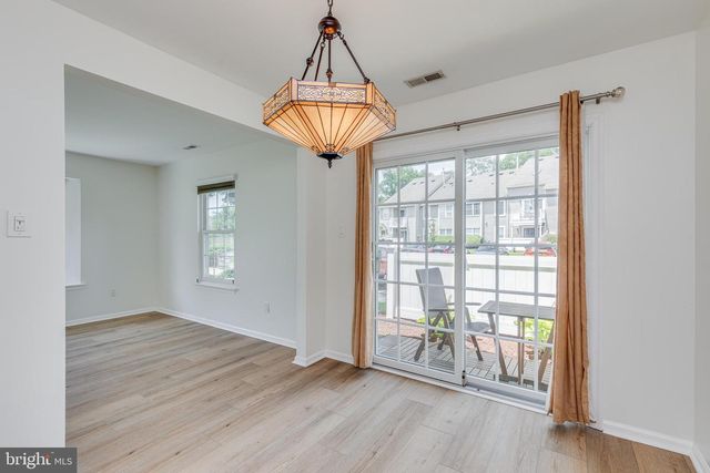 3704 FENWICK LN, Mount Laurel, NJ 08054