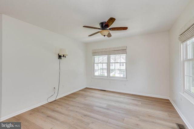 3704 FENWICK LN, Mount Laurel, NJ 08054