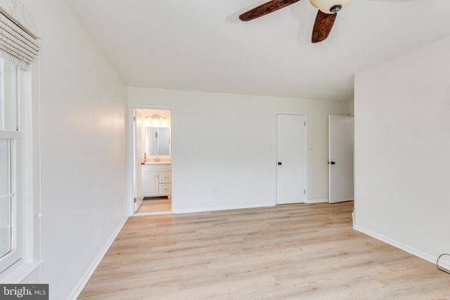 3704 FENWICK LN, Mount Laurel, NJ 08054