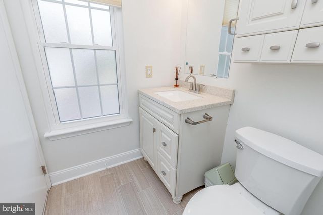 3704 FENWICK LN, Mount Laurel, NJ 08054
