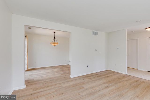 3704 FENWICK LN, Mount Laurel, NJ 08054