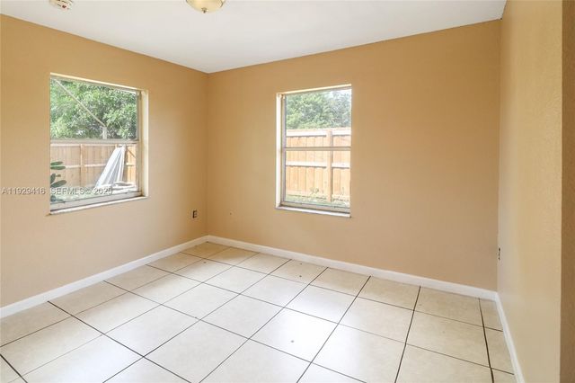 2725 NW 3rd St, Pompano Beach, FL 33069