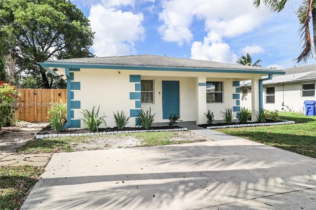 2725 NW 3rd St, Pompano Beach, FL 33069