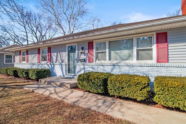 5016 Rock Creek Lane, Mission, KS 66205