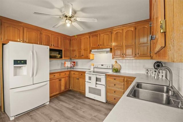 5016 Rock Creek Lane, Mission, KS 66205