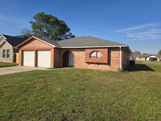 7218 Oriole Drive, Texas City, TX 77591