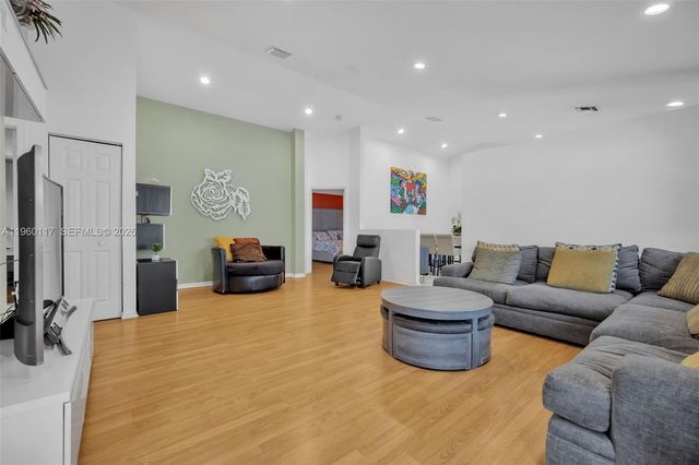 10337 Coventry Ct, Boca Raton, FL 33428