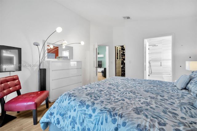 10337 Coventry Ct, Boca Raton, FL 33428