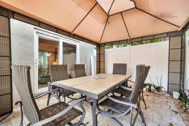 10337 Coventry Ct, Boca Raton, FL 33428