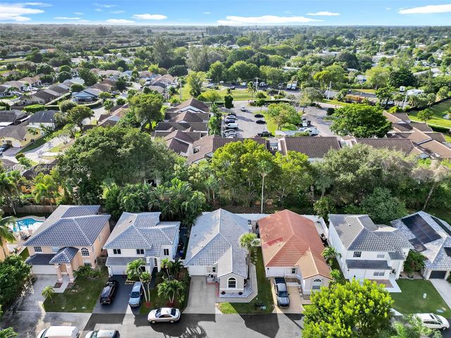 10337 Coventry Ct, Boca Raton, FL 33428