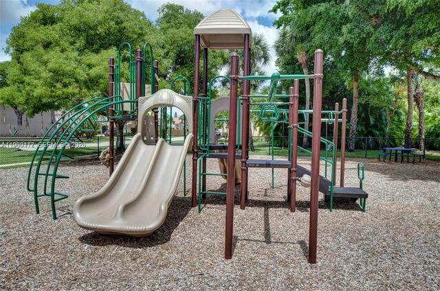 10337 Coventry Ct, Boca Raton, FL 33428