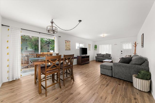 4004 N LINCOLN St, Spokane, WA 99205