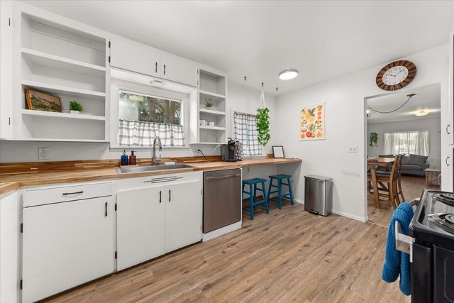 4004 N LINCOLN St, Spokane, WA 99205
