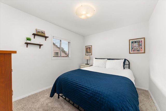 4004 N LINCOLN St, Spokane, WA 99205