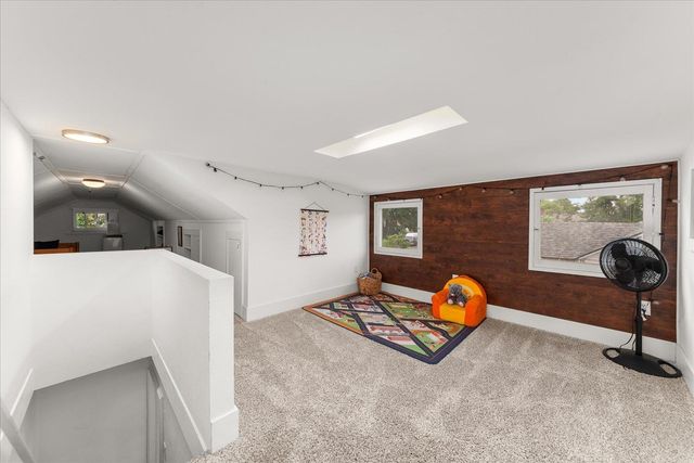 4004 N LINCOLN St, Spokane, WA 99205