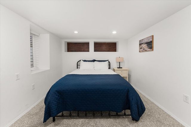 4004 N LINCOLN St, Spokane, WA 99205