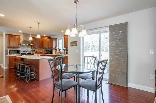 2 Jennifer Drive, Nashua, NH 03062