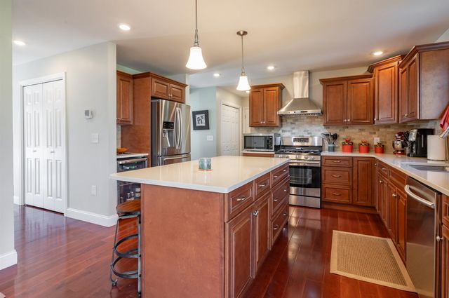 2 Jennifer Drive, Nashua, NH 03062