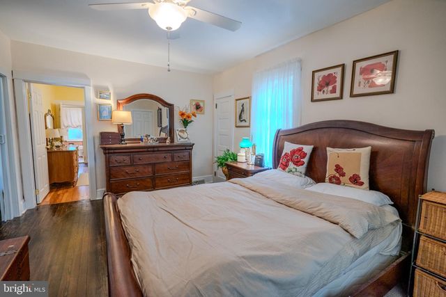 32 S HOOD AVE, Audubon, NJ 08106