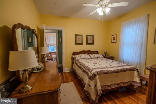 32 S HOOD AVE, Audubon, NJ 08106