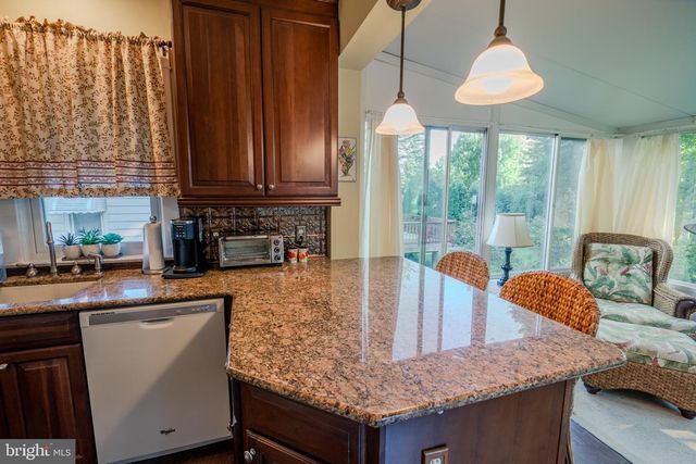 32 S HOOD AVE, Audubon, NJ 08106