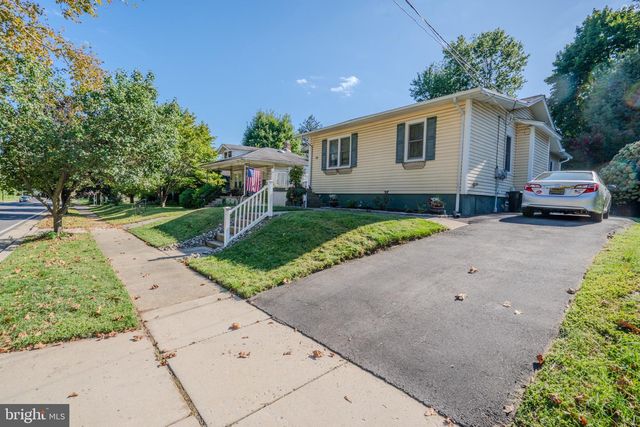 32 S HOOD AVE, Audubon, NJ 08106