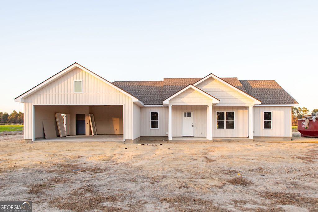 2068 Lentz Drive, Blackshear, GA 31516