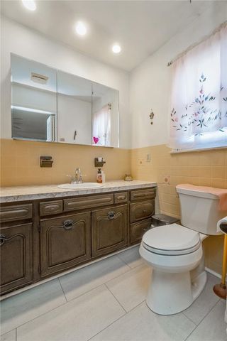 2057 Grove Street, South Whitehall Twp, PA 18104