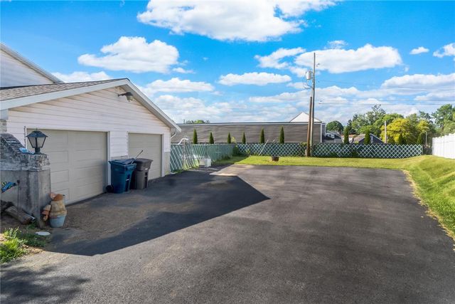 2057 Grove Street, South Whitehall Twp, PA 18104
