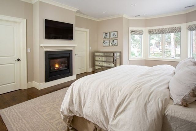 1580 Beacon St, Newton, MA 02468