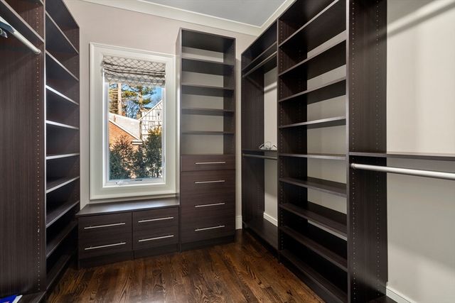 1580 Beacon St, Newton, MA 02468