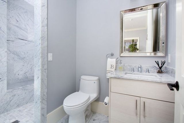 1580 Beacon St, Newton, MA 02468