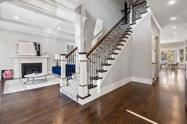 1580 Beacon St, Newton, MA 02468