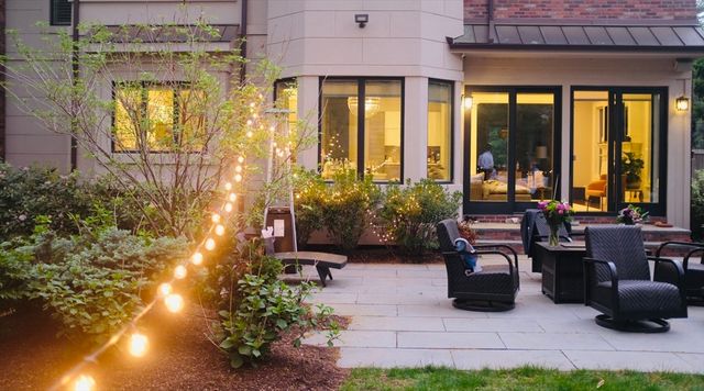 1580 Beacon St, Newton, MA 02468